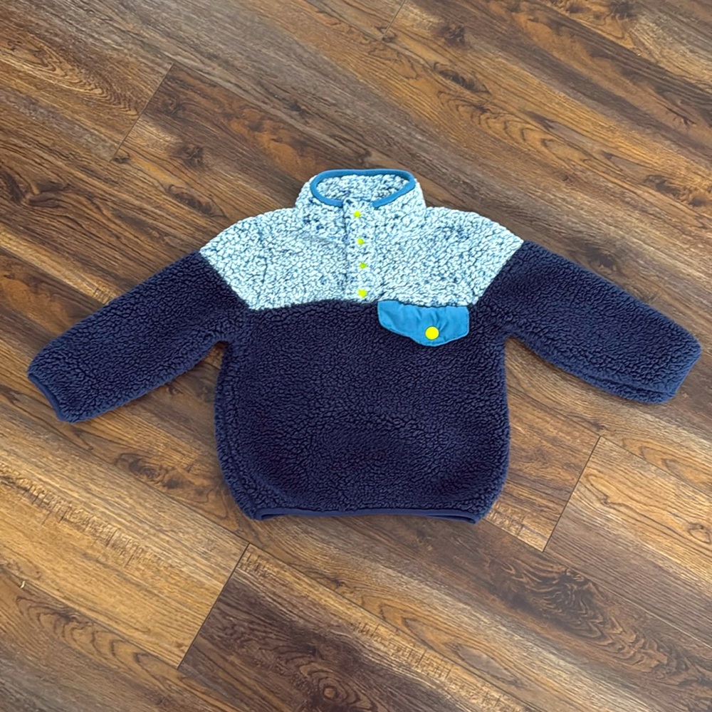 Andy & Evan fleece snap down shirt. Very warm. Size 2T. Snap closure.